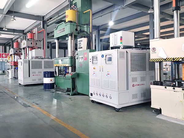 芳綸纖維模溫機精準控溫，生產效率提升50%