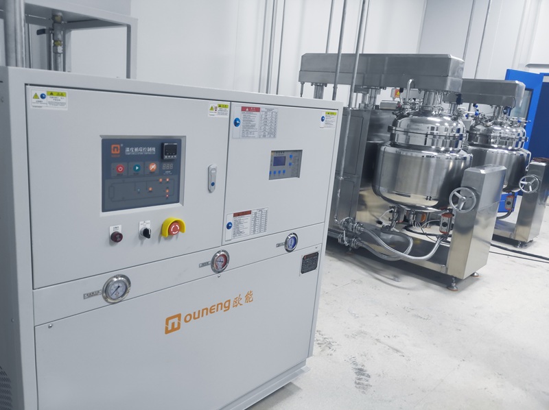 冷熱一體機(jī)需要接冷卻水源嗎？